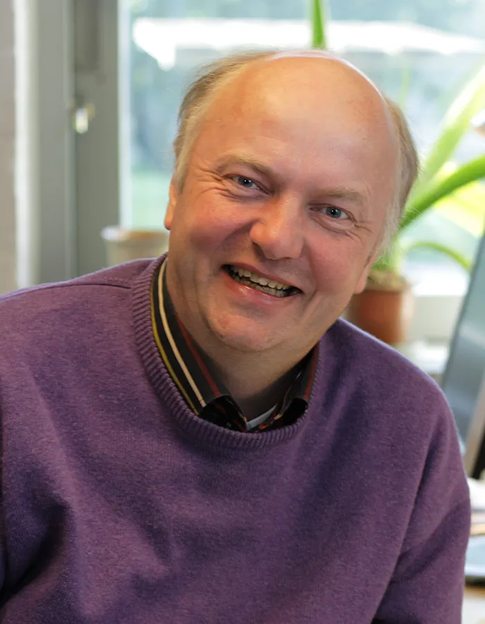 H. Lund (DK)